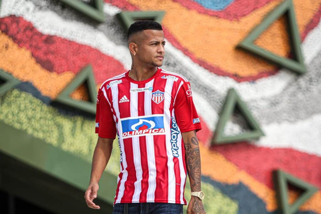 Haydar, emprestado pelo Braga, &eacute; apresentado pelo Club Junior