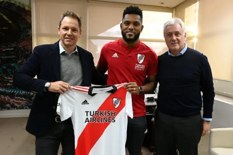 River Plate anuncia contrata&ccedil;&atilde;o de Miguel Borja