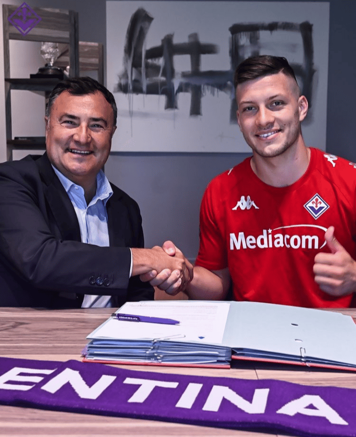Luka Jovic, ex-Real Madrid, &eacute; anunciado na Fiorentina