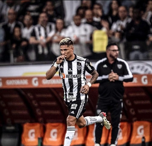 Estrela do Atl&eacute;tico Mineiro pode ir embora mas empres&aacute;rio nega oferta