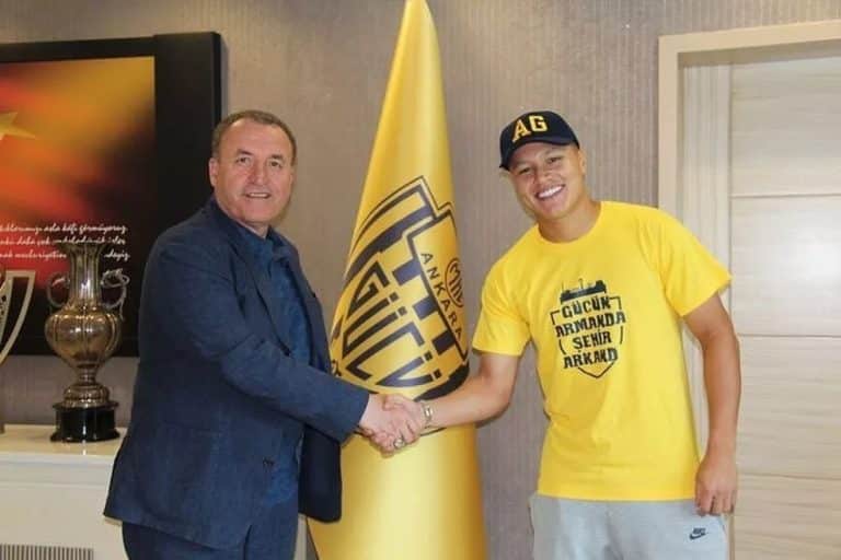 Marlon &eacute; anunciado por clube da Turquia