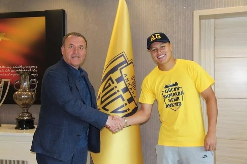 Marlon &eacute; anunciado por clube da Turquia