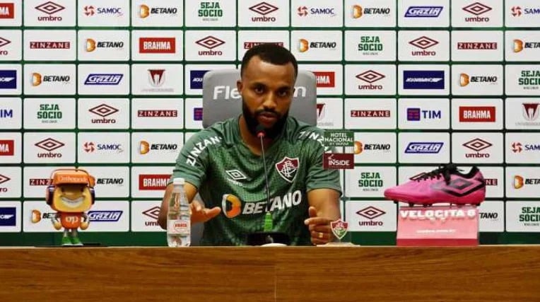 Lateral afirma que Fluminense est&aacute; na briga pelo Brasileir&atilde;o