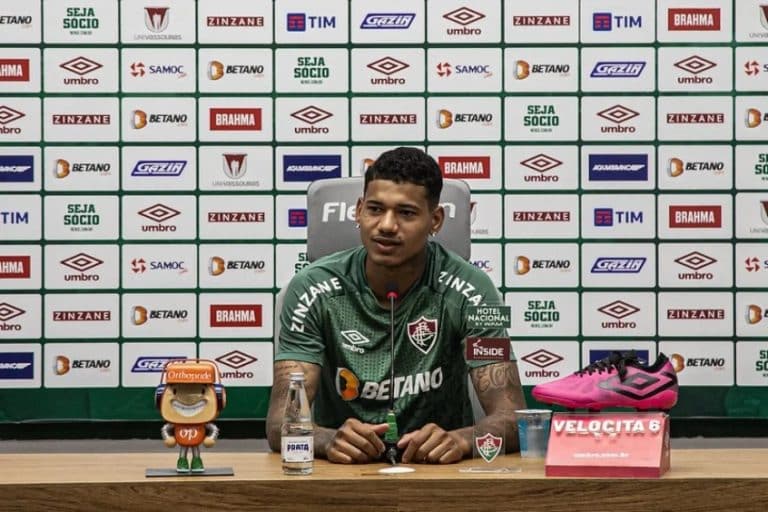 Marrony fala que sua vinda ao Fluminense teve ajuda de Diniz: &ldquo;Falou que ia me ajudar&rdquo;