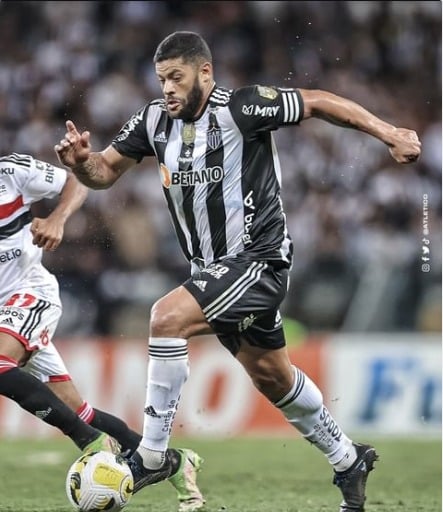 Atl&eacute;tico-MG tenta acordo com STJD em processo por gritos discriminat&oacute;rios