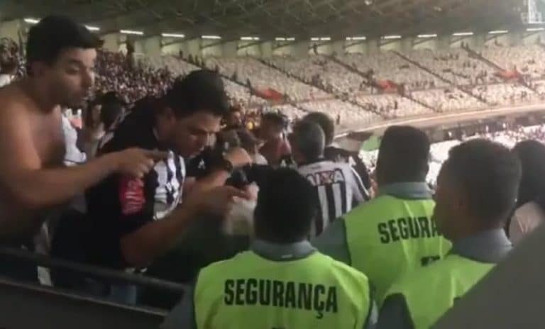 Torcedores do Atl&eacute;tico-MG s&atilde;o absorvidos por acusa&ccedil;&atilde;o de inj&uacute;ria racial