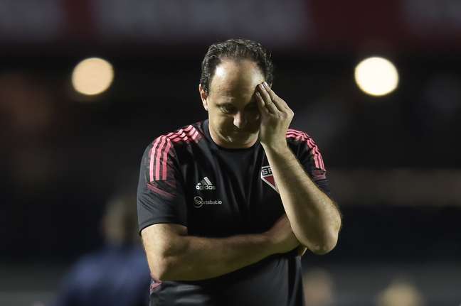 CAIU! Rog&eacute;rio Ceni n&atilde;o &eacute; mais t&eacute;cnico do&nbsp;S&atilde;o&nbsp;Paulo
