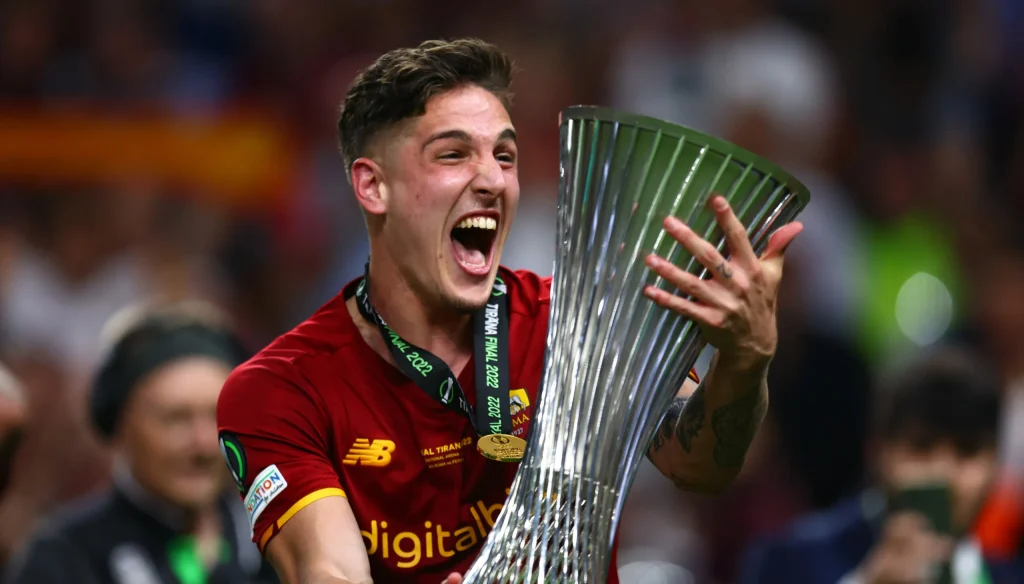 Tottenham tem conversas avan&ccedil;adas por Nicol&ograve; Zaniolo, da Roma