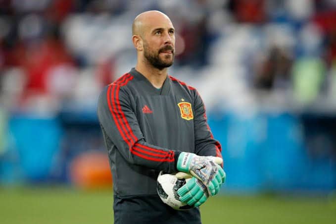 Pepe Reina assina com Villareal ap&oacute;s deixar Lazio
