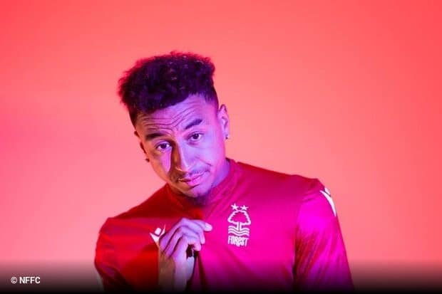 Nottingham Forest conclui contrata&ccedil;&atilde;o de Jesse Lingard