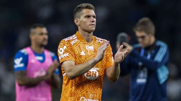 Cruzeiro acerta perman&ecirc;ncia de Rafael Cabral