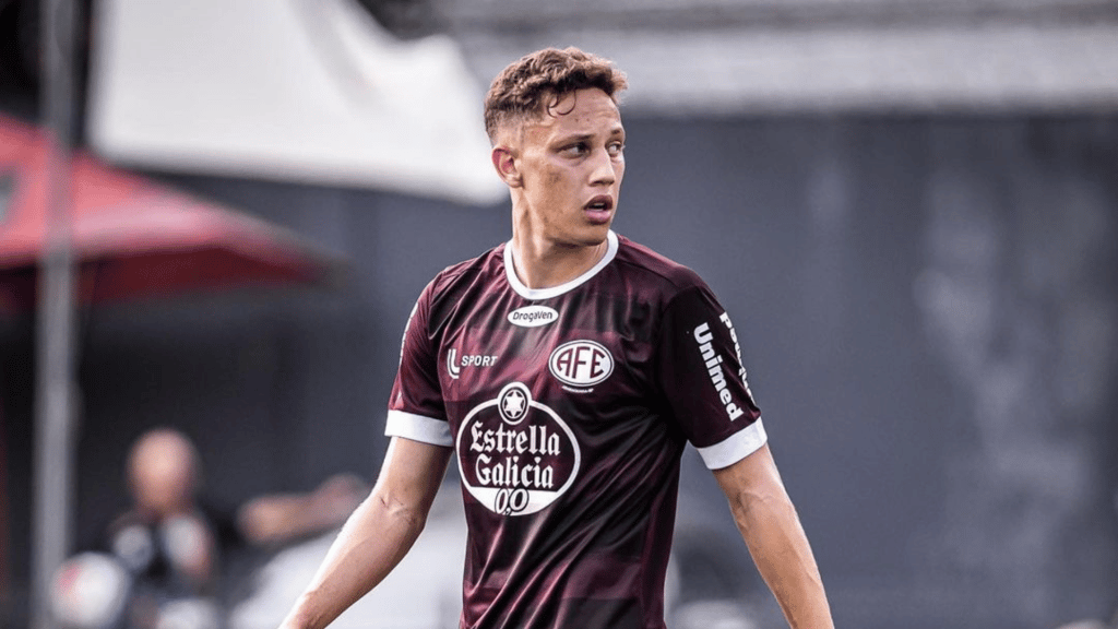 Cruzeiro contrata promessa do Ferrovi&aacute;ria-SP por empr&eacute;stimo