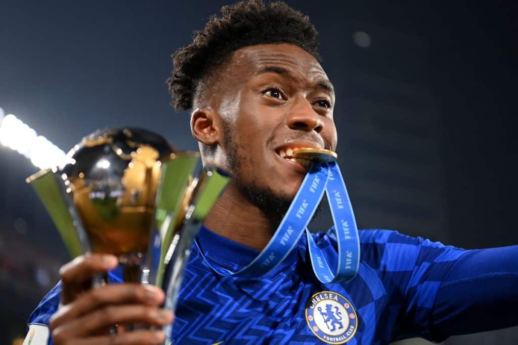Callum Hudson-Odoi viaja &agrave; Alemanha para assinar por empr&eacute;stimo com o Bayer Leverkusen