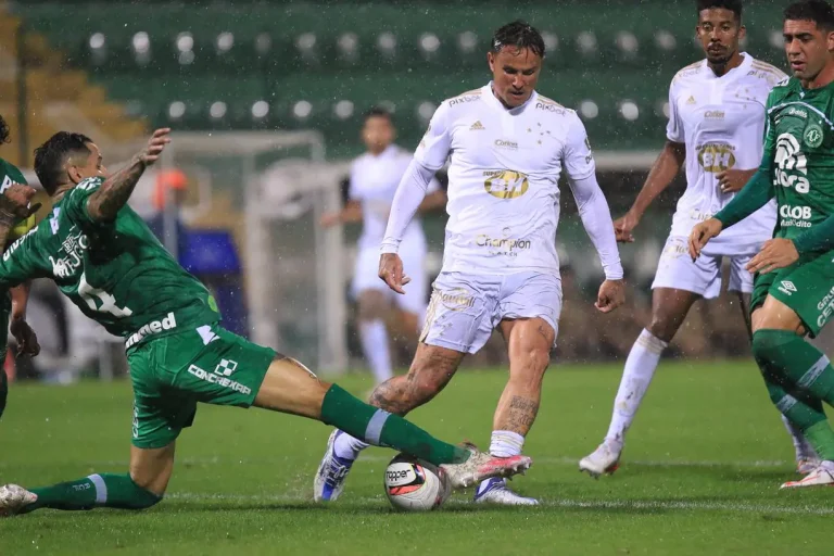 Cruzeiro x Chapecoense: onde assistir ao vivo, hor&aacute;rio e escala&ccedil;&atilde;o