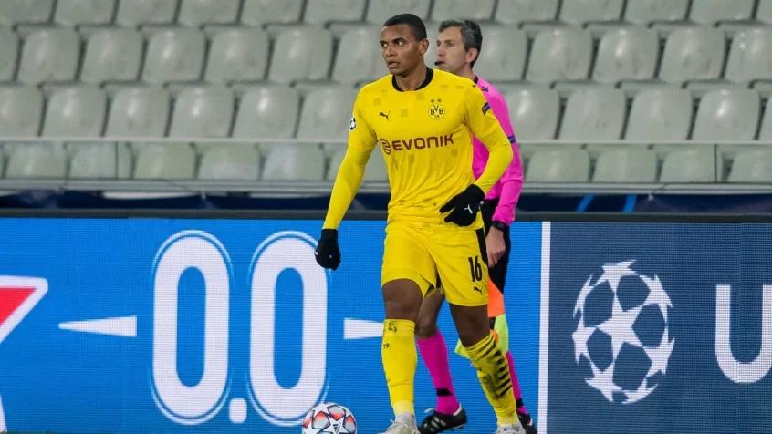 Manuel Akanji, ex-jogador do Borussia Dortmund, &eacute; o novo refor&ccedil;o do Manchester City
