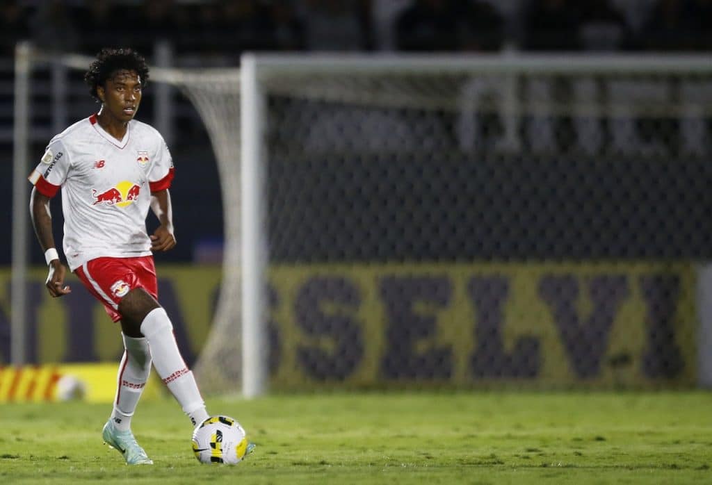 RB Bragantino renova com L&eacute;o Realpe at&eacute; 2026