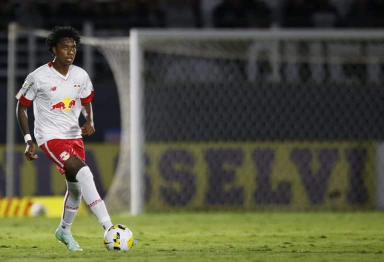 RB Bragantino renova com L&eacute;o Realpe at&eacute; 2026