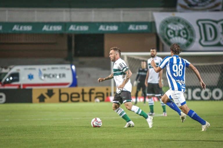 Coritiba x Ava&iacute;: onde assistir ao vivo, hor&aacute;rio e escala&ccedil;&atilde;o