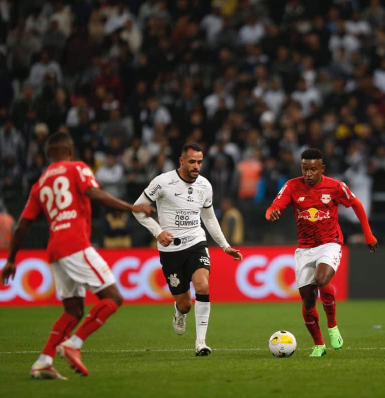 RB Bragantino perde para o Corinthians e chega a 4 jogos sem vit&oacute;ria no Brasileir&atilde;o