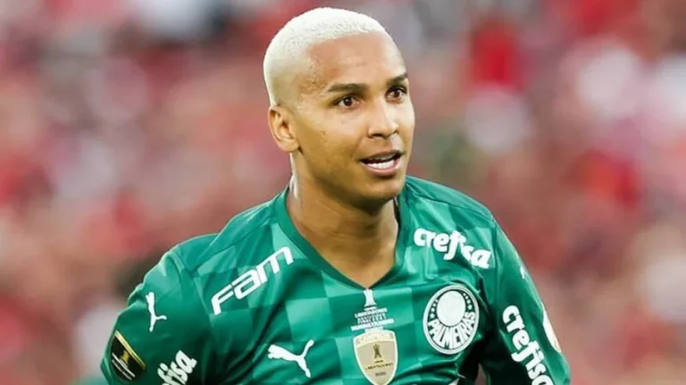 Atacante Deyverson acerta com Cuiab&aacute;