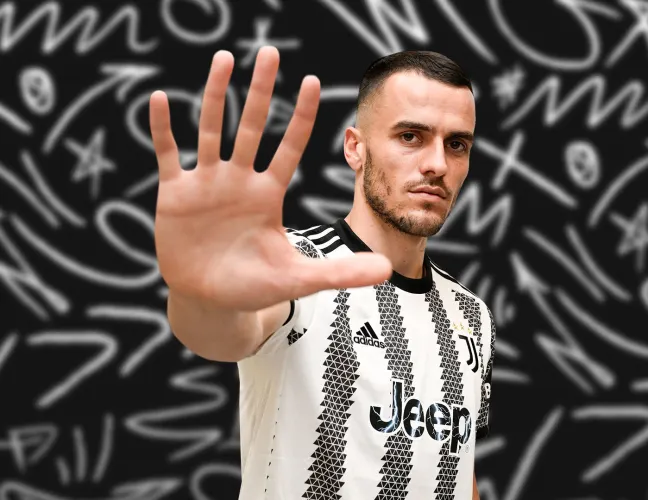 Filip Kostić, ex-Eintracht Frankfurt, &eacute; anunciado na Juventus