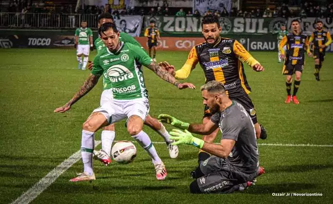 Chapecoense desperdi&ccedil;a p&ecirc;nalti e empata com Novorizontino: confira os melhores momentos