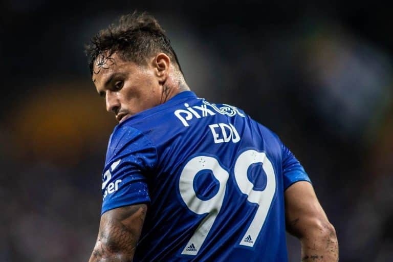 Edu ultrapassa Arrascaeta e ganha posi&ccedil;&otilde;es na artilharia da hist&oacute;ria do Cruzeiro