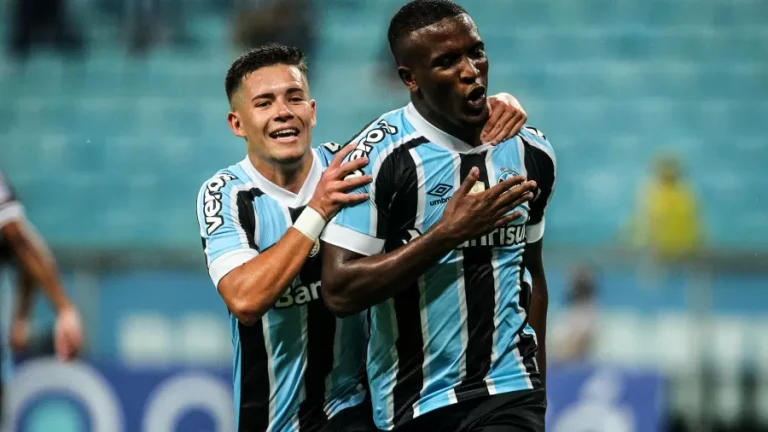 Gr&ecirc;mio fecha neg&oacute;cio e empresta Rodrigues e Elias a times da MLS