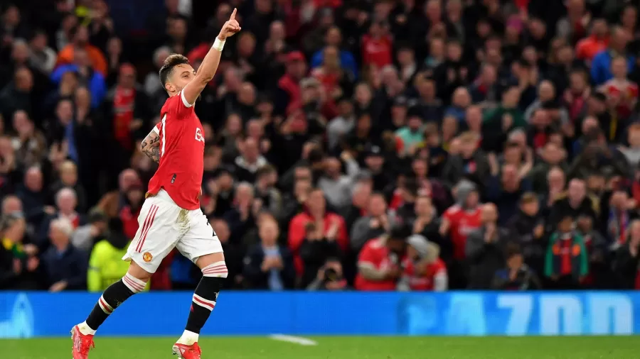 Alex Telles, do Manchester United, est&aacute; pr&oacute;ximo de ser o novo refor&ccedil;o do Sevilla por empr&eacute;stimo