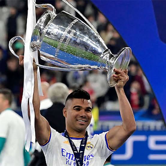 Diretoria do Manchester United mira contrata&ccedil;&atilde;o de Casemiro