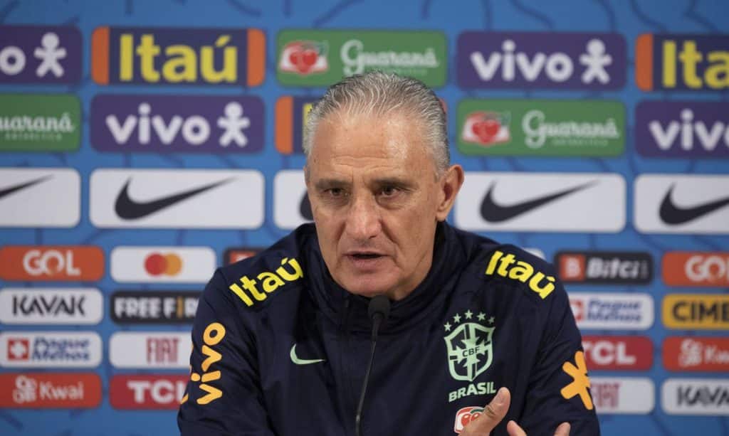 Tite perde volante da Sele&ccedil;&atilde;o por les&atilde;o