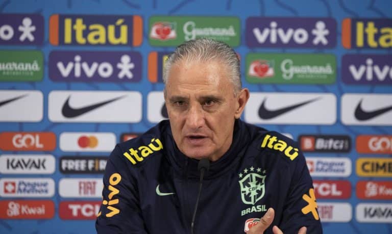 Tite perde volante da Sele&ccedil;&atilde;o por les&atilde;o