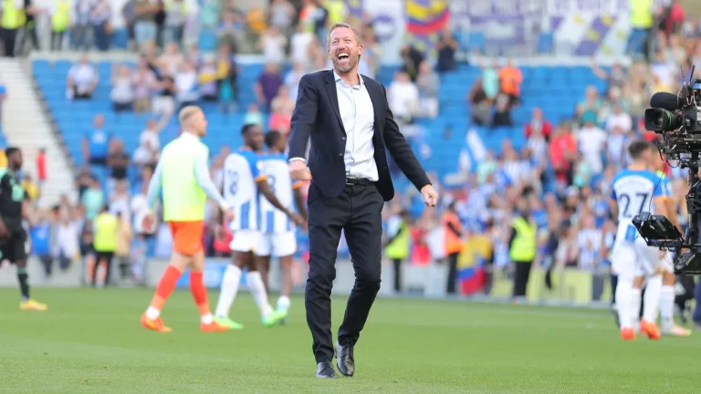 Chelsea age r&aacute;pido e anuncia Graham Potter como novo treinador