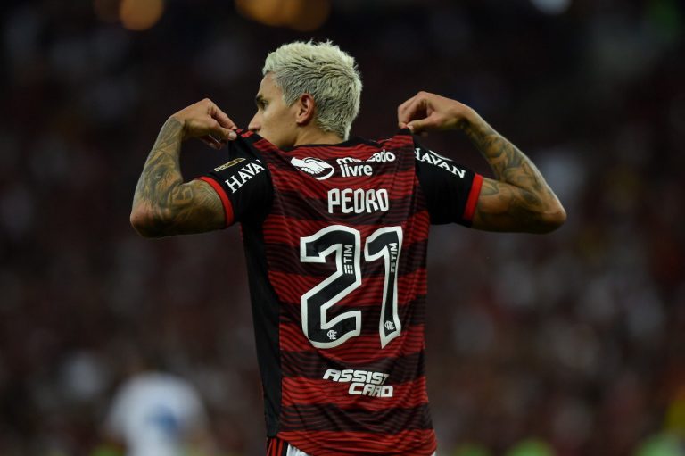 Flamengo vence o V&eacute;lez&ndash; veja os melhores momentos