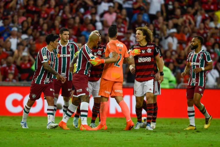 Fla-Flu: CBF divulga &aacute;udios do VAR em lances pol&ecirc;micos