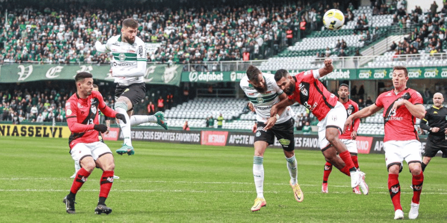 Coritiba vence Atl&eacute;tico-GO: confira os melhores momentos