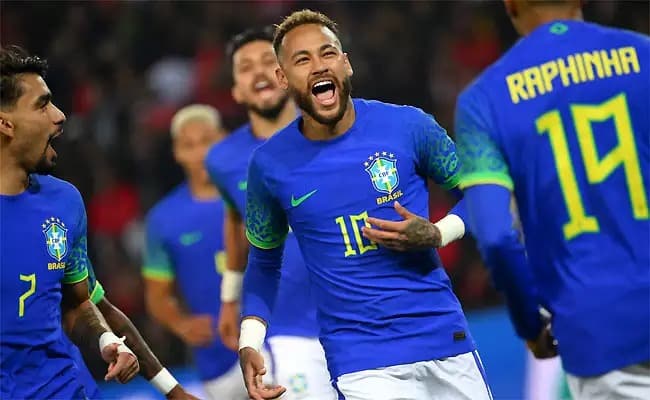 Neymar se diz ser perseguido em campo: &ldquo;N&atilde;o consigo entender&rdquo;