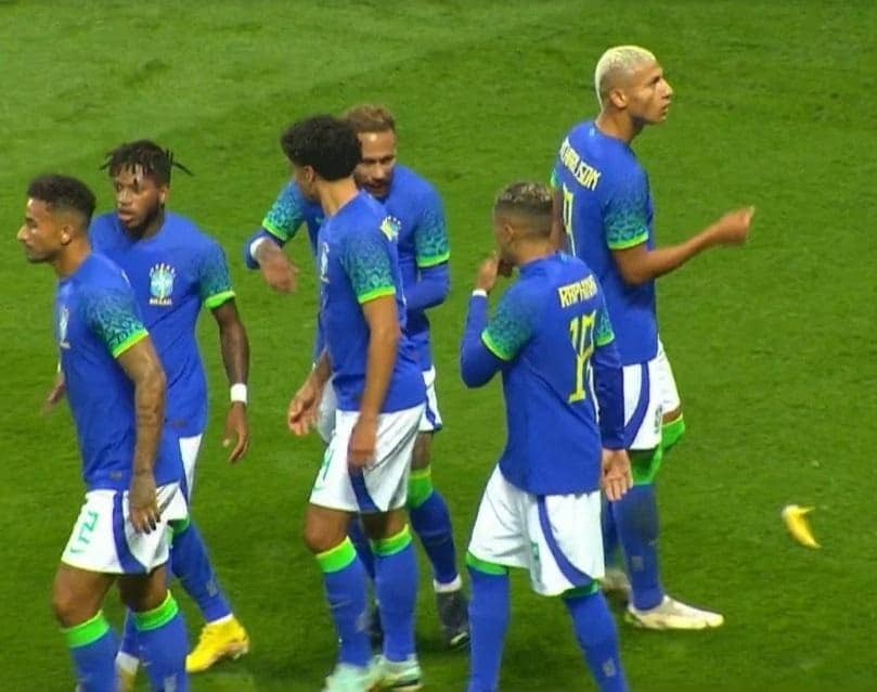 Neymar se diz ser perseguido em campo: "N&atilde;o consigo entender"