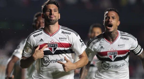 Calleri: o 3&ordm; maior artilheiro estrangeiro da hist&oacute;ria do S&atilde;o Paulo
