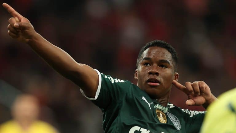 Tite &eacute; cobrado para convocar joia da base do Palmeiras