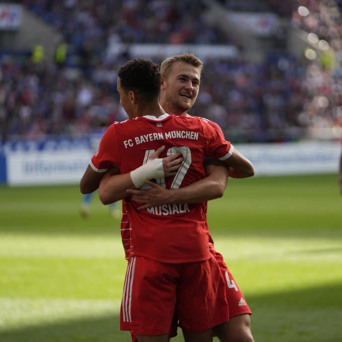 Trope&ccedil;o do l&iacute;der e vit&oacute;ria fora de casa: rodada favorece e Bayern se reaproxima da lideran&ccedil;a da Bundesliga