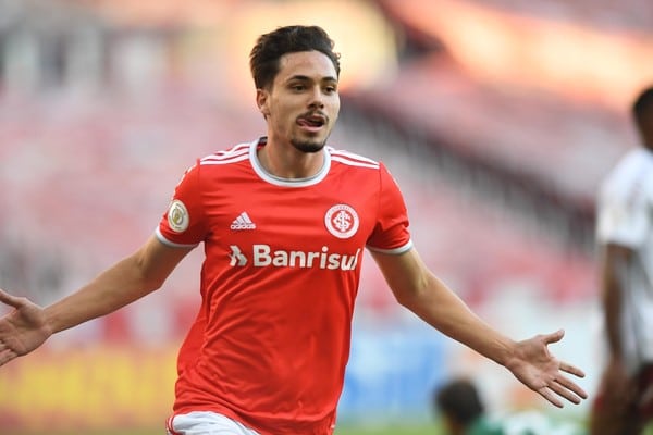 Meia do Internacional volta a treinar e pode retornar contra o Cear&aacute;