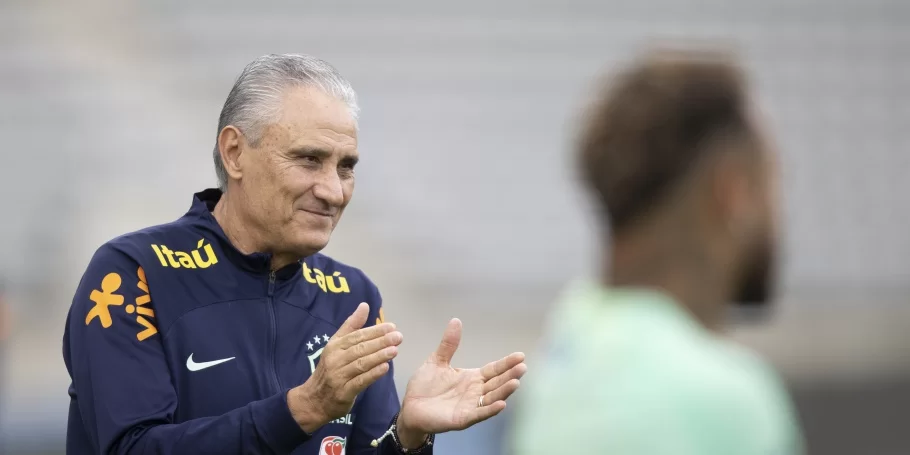 Tite em treino da Sele&ccedil;&atilde;o Brasileira.