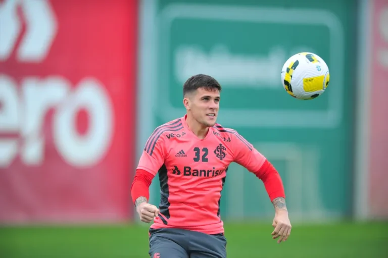 Lateral-direito lidera assist&ecirc;ncias e &eacute; considerado arma do Internacional contra o Flamengo