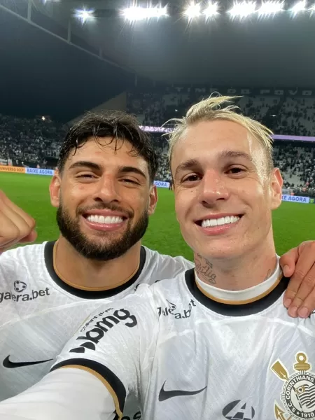 Dupla do Corinthians demonstra efici&ecirc;ncia quando jogam juntos; confira