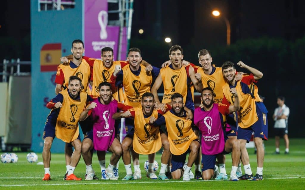 Sele&ccedil;&atilde;o Espanhola &eacute; obrigada a jogar inteiramente de vermelho