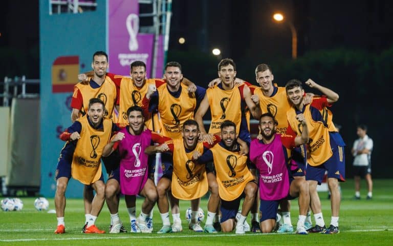 Sele&ccedil;&atilde;o Espanhola &eacute; obrigada a jogar inteiramente de vermelho