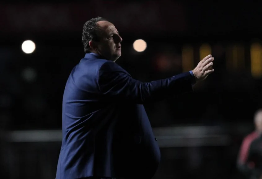 Ceni fala sobre atrito com Patrick: &ldquo;N&atilde;o condiz com um profissional&rdquo;