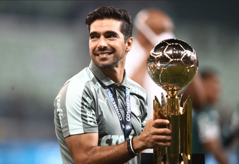 Abel Ferreira iguala marca de Felip&atilde;o como t&eacute;cnico com mais t&iacute;tulos no Palmeiras