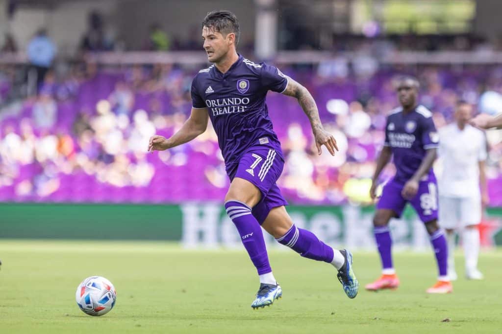 Alexandre Pato &eacute; monitorado por gigantes do futebol brasileiro